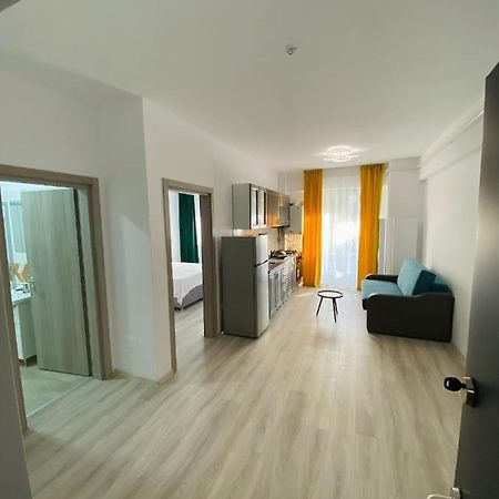 Njunior Apartment 02 Iasi Ngoại thất bức ảnh