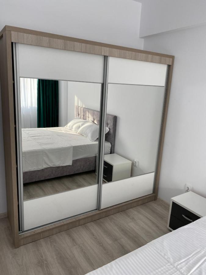 Njunior Apartment 02 Iasi Ngoại thất bức ảnh